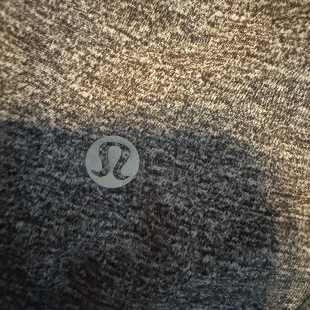 Lululemon Speed Up Low-Rise Lined Shorts 2.5". Heather Gray & Black Size 2 - Picture 4 of 10